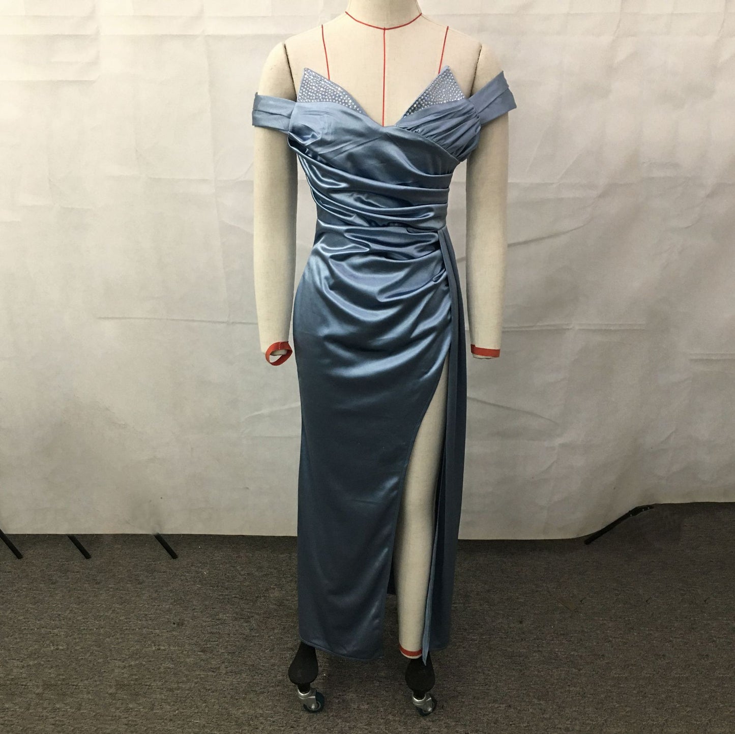 New Solid Color Drill Short Sleeve V-neck Wedding Cheongsam Dinner Mop Dress